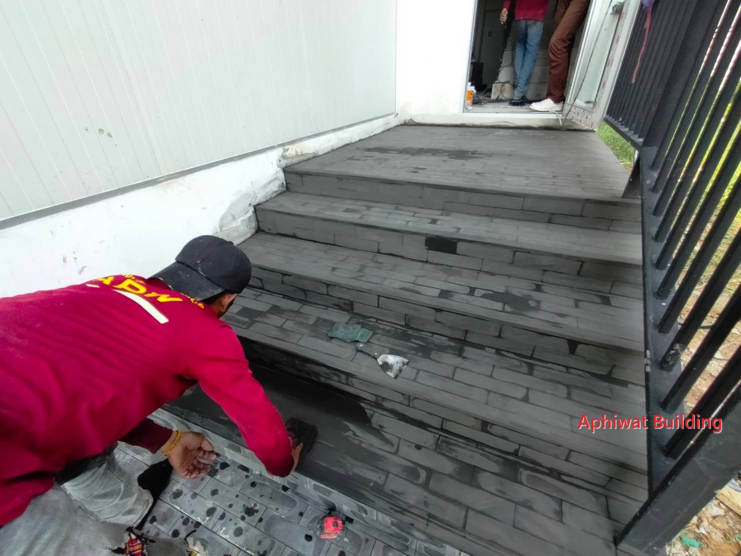 เก็บงานขั้นบันไดก่อนส่งมอบ