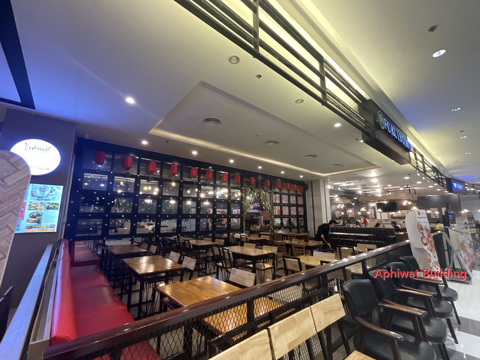 โซนที่นั่งและแนวหน้าร้านเดิม (15 ธ.ค. 66)