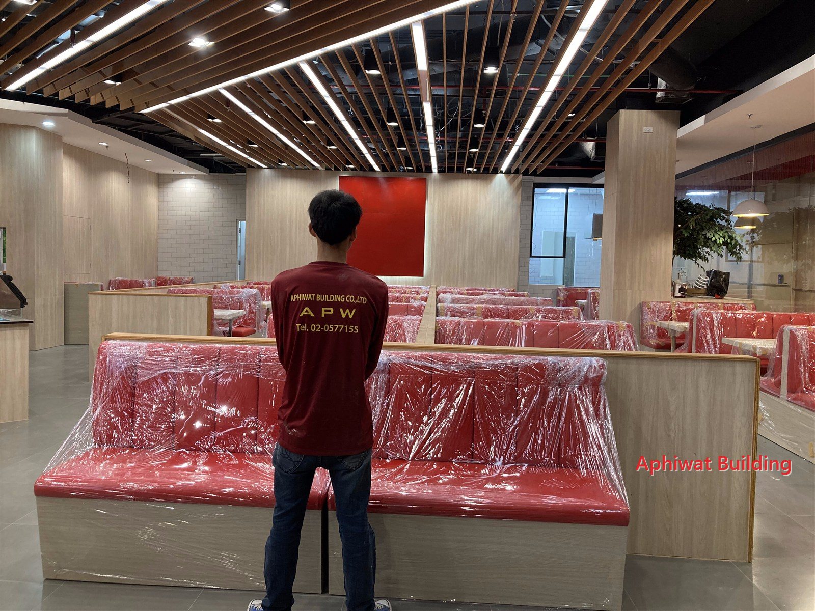 ตรวจงานบูธที่นั่งก่อนส่งมอบ