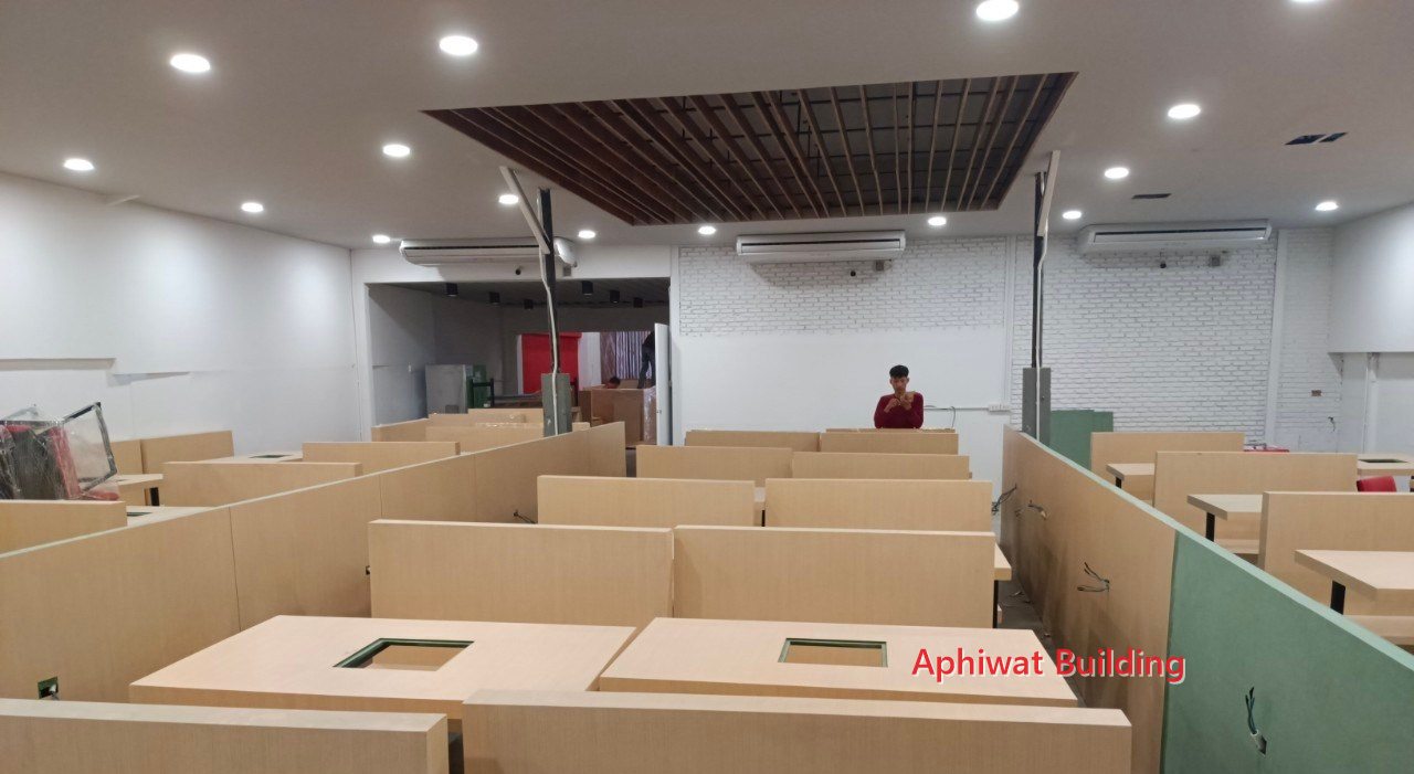 บูธที่นั่งทั้งโถงร้าน