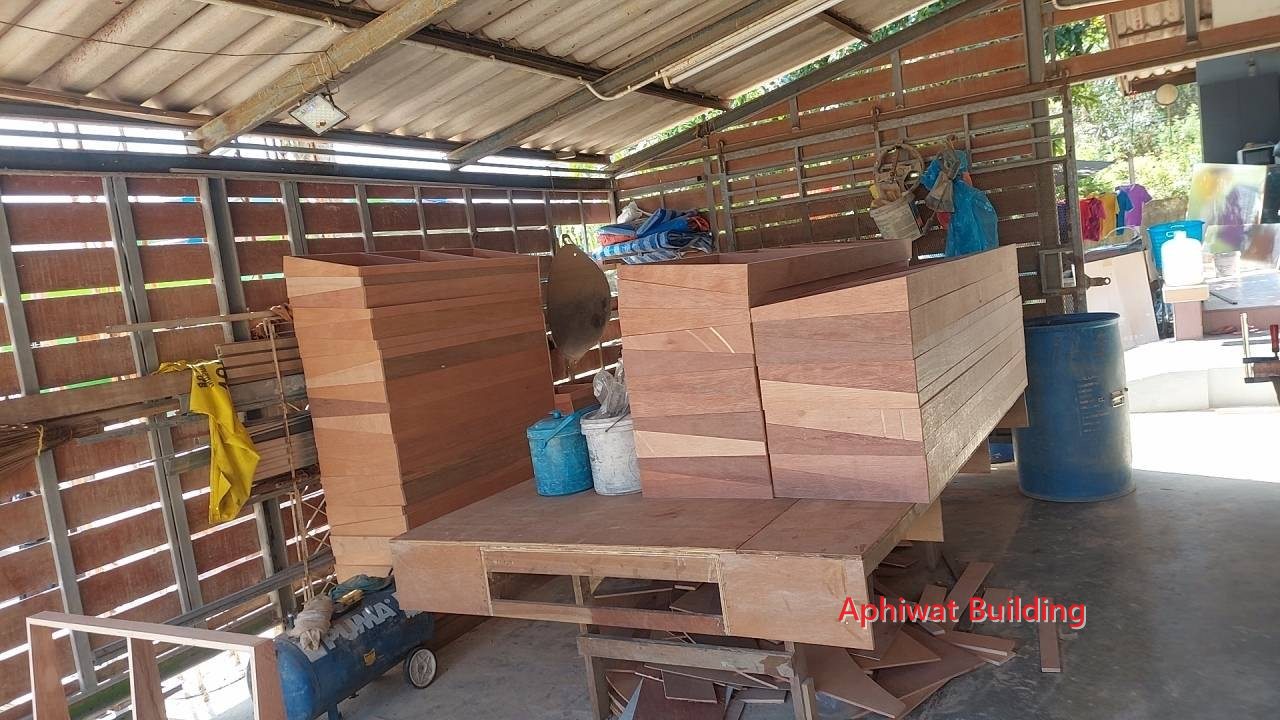ตัวบูธไม้รอประกอบ