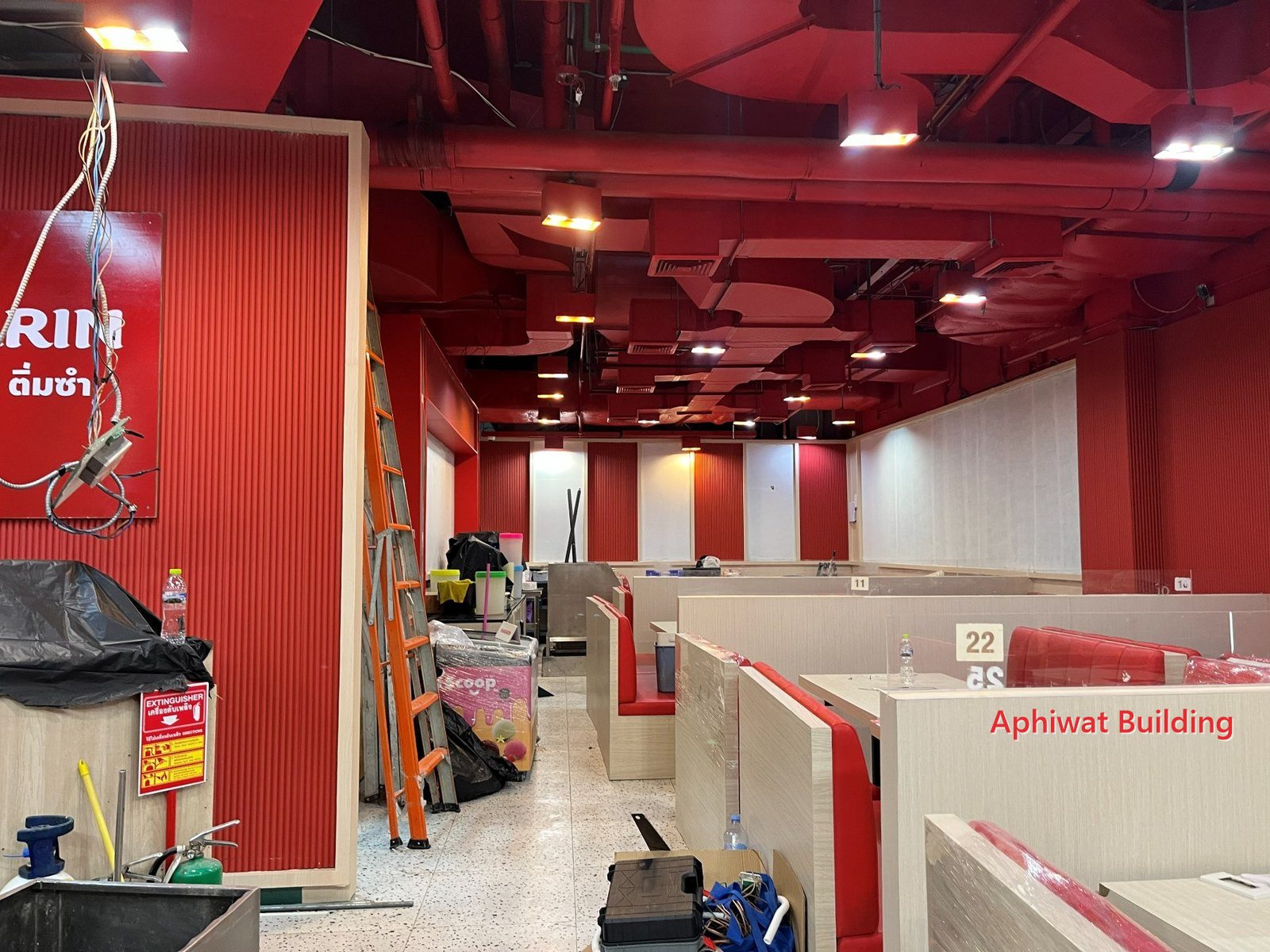 ภาพรวมร้านระหว่างติดตั้ง