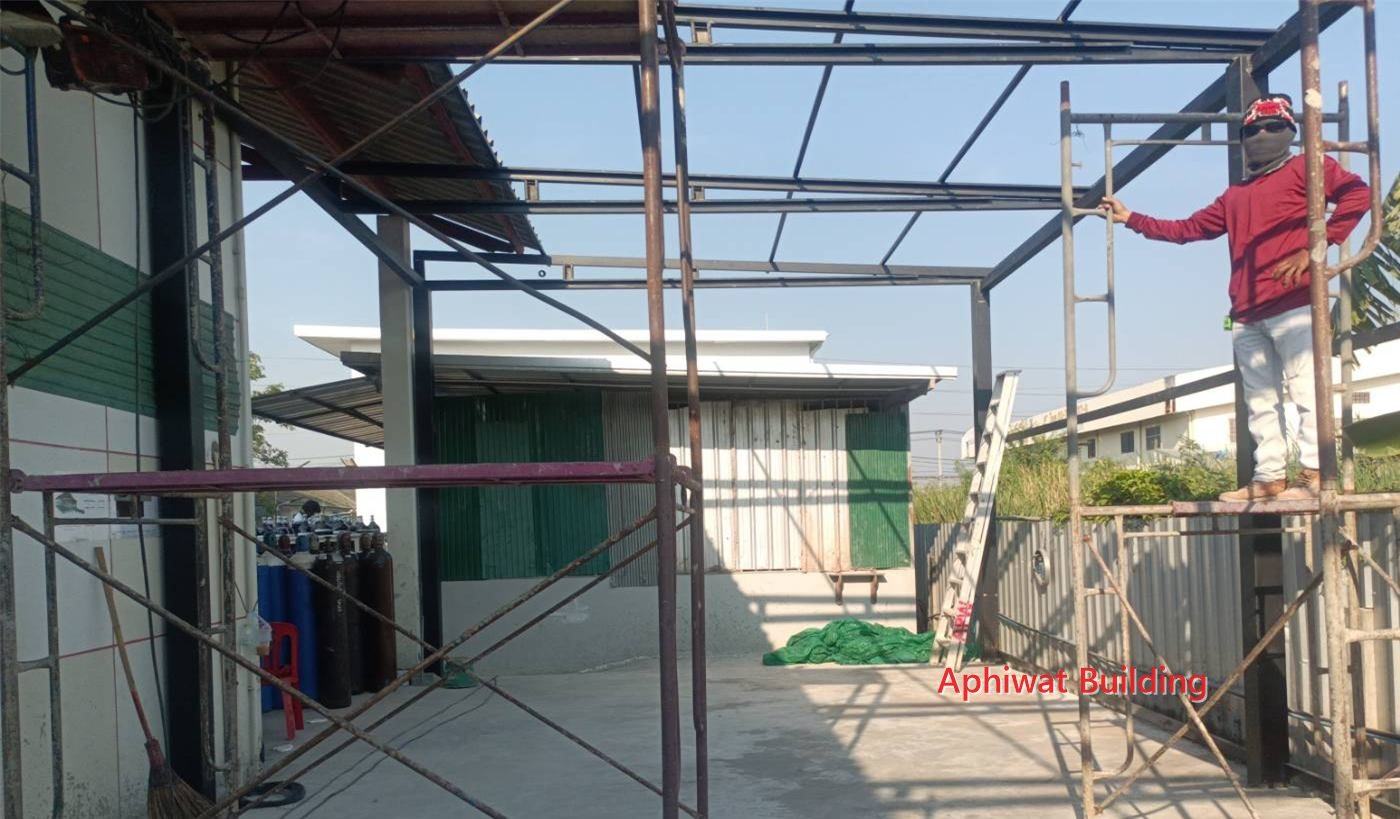 ขึ้นโครงเหล็กและหลังคา — ภาพหน้างาน 7