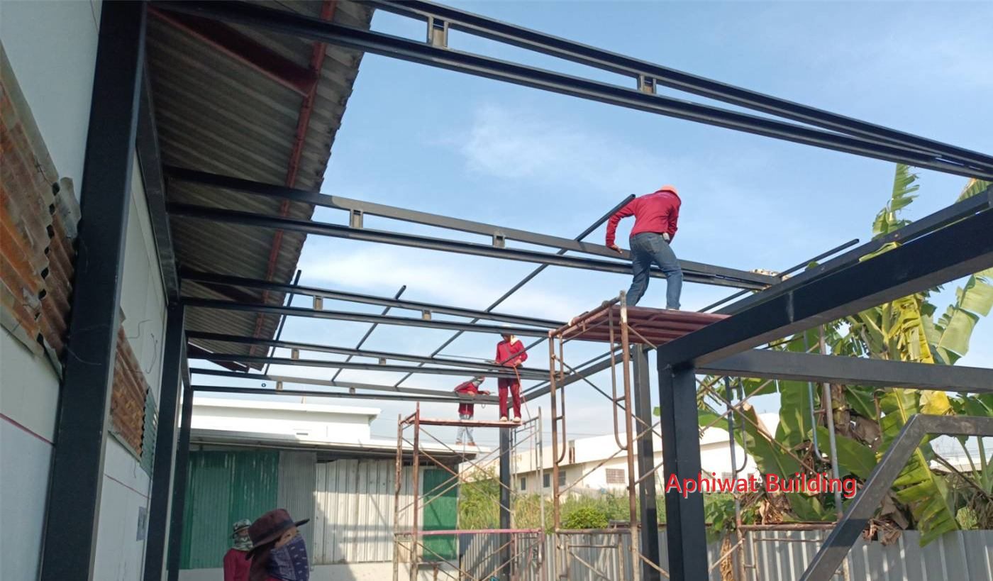 ขึ้นโครงเหล็กและหลังคา — ภาพหน้างาน 14
