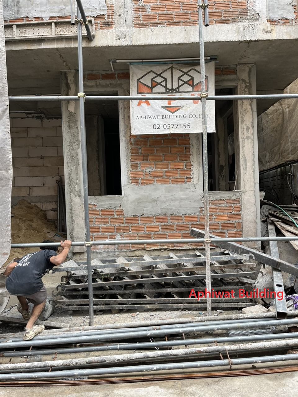 งานภายนอกและผนังระแนง — ภาพหน้างาน 1 บ้าน 3 ชั้น ย่านสุขุมวิท