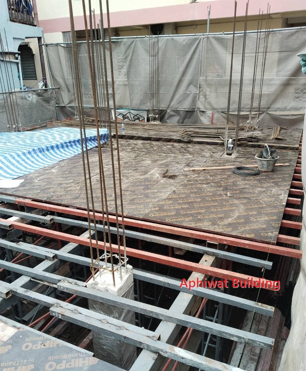 พื้นชั้น 2 — ภาพหน้างาน 5 บ้าน 3 ชั้น ย่านสุขุมวิท