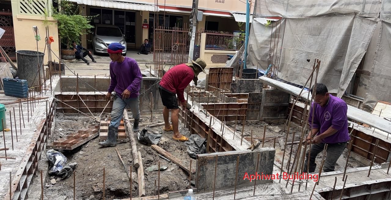 คานคอดิน — ภาพหน้างาน 1 บ้าน 3 ชั้น ย่านสุขุมวิท