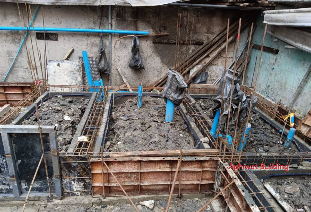 คานคอดิน — ภาพหน้างาน 4 บ้าน 3 ชั้น ย่านสุขุมวิท