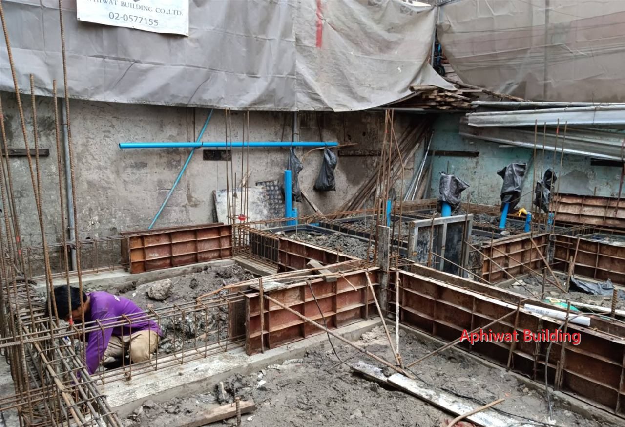 คานคอดิน — ภาพหน้างาน 5 บ้าน 3 ชั้น ย่านสุขุมวิท
