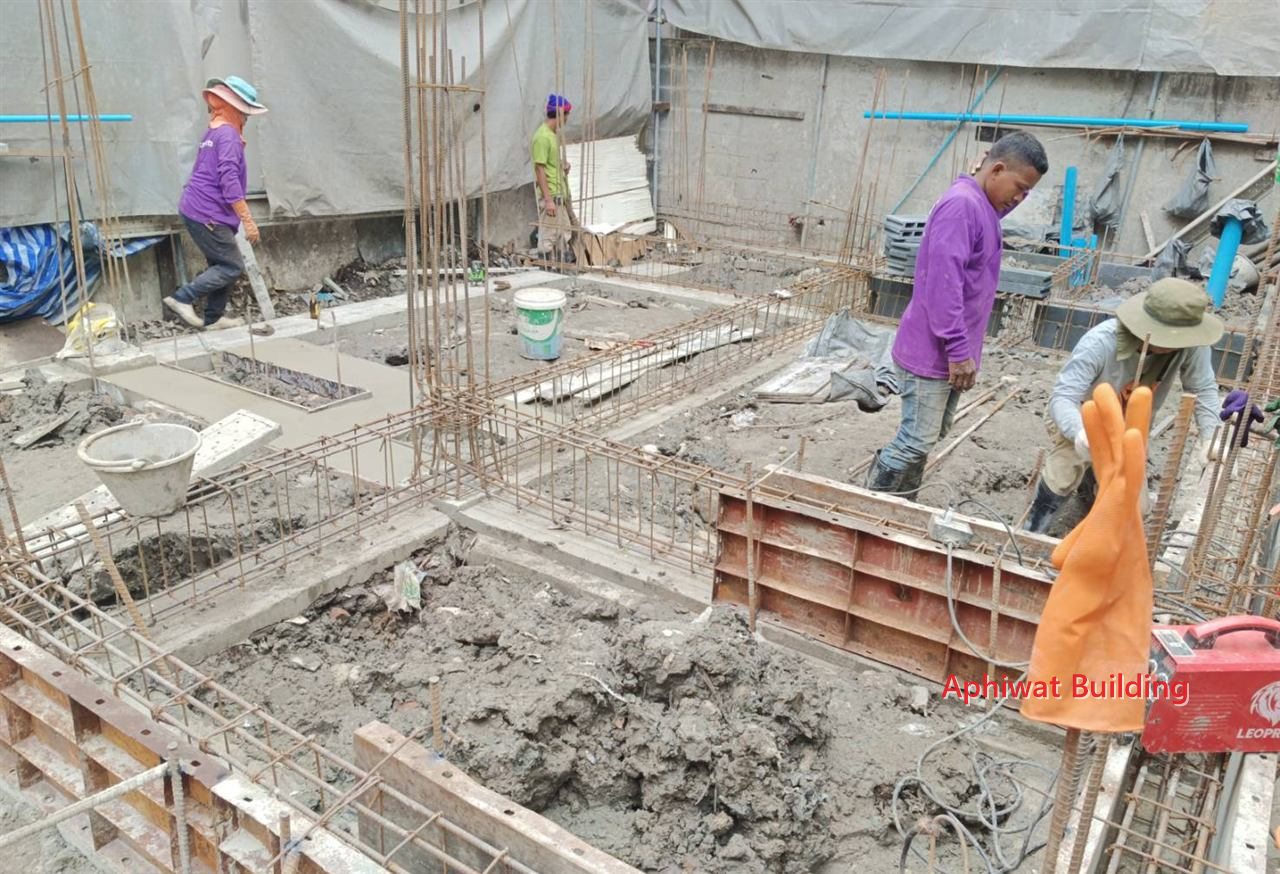คานคอดิน — ภาพหน้างาน 7 บ้าน 3 ชั้น ย่านสุขุมวิท
