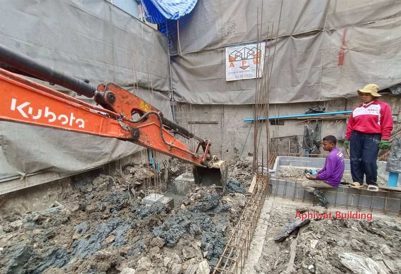 คานคอดิน — ภาพหน้างาน 8 บ้าน 3 ชั้น ย่านสุขุมวิท