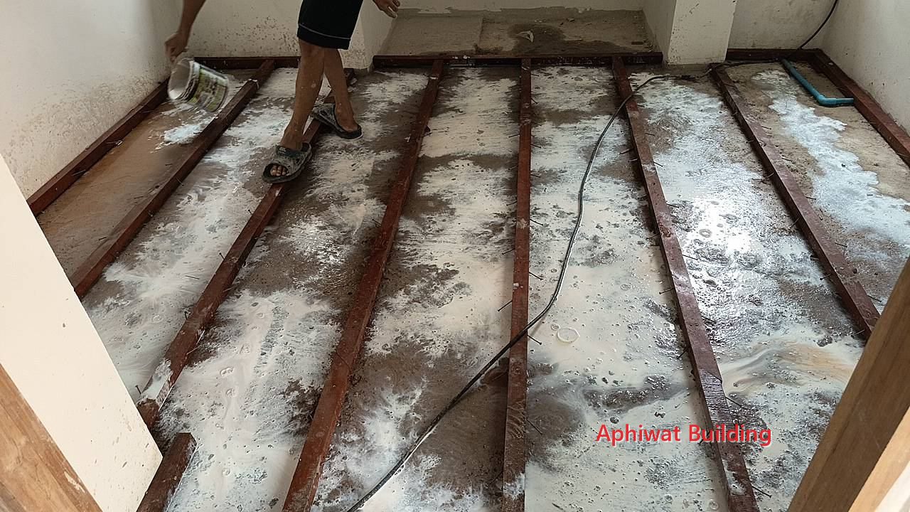 งานภายใน — หน้าต่าง พื้นไม้ บันไดไม้ — ภาพหน้างาน 3 บ้าน 3 ชั้น ย่านสุขุมวิท