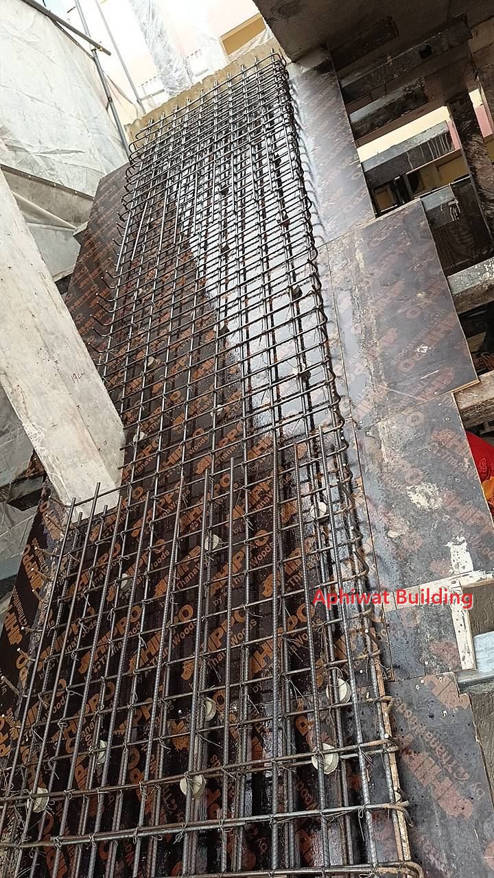 บันได คสล. — ภาพหน้างาน 10 บ้าน 3 ชั้น ย่านสุขุมวิท