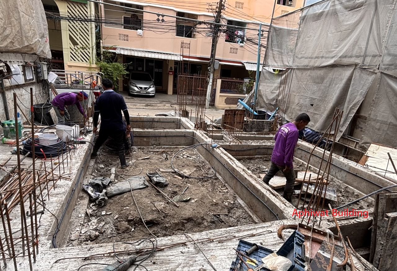 ระบบกำจัดปลวกและงานท่อใต้พื้น — ภาพหน้างาน 1 บ้าน 3 ชั้น ย่านสุขุมวิท